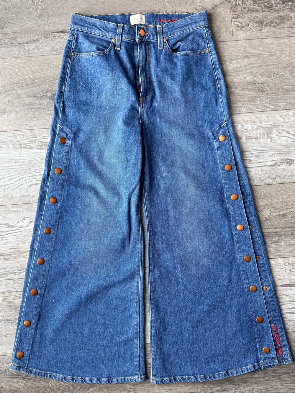 Alice + Olivia Snap Side Wide Leg Jeans, Size 29, Gorgeous Crop High Rise, NWOT